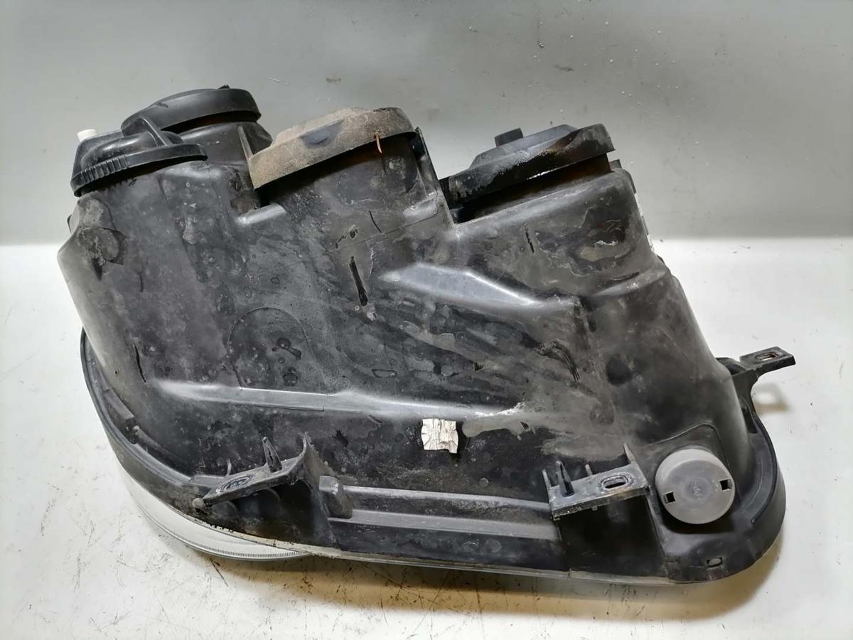 VW Polo 9N1 original Scheinwerfer vorn links Halogen Bj.2004